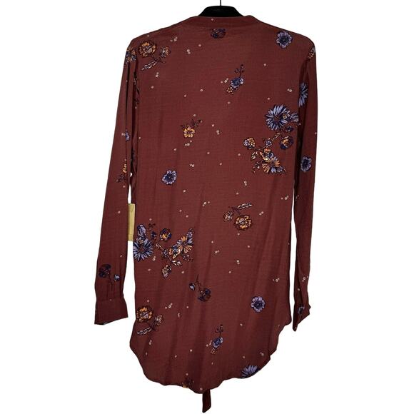 Knot Sisters Mimi & Red Floral Jimmy Blouse Small NWT - Picture 4 of 14